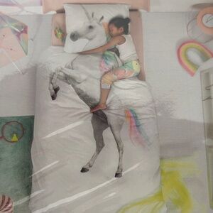 NEW IN PACKAGE DUVET COVER TWIN Unicorn Print  - White and Multicolor